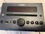 Sistem Micro Component Yamaha MCR-042 (CD, USB, FM, iPod/iPhone)