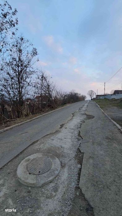 Vand/Schimb/ Inchiriez teren intravilan Mineri