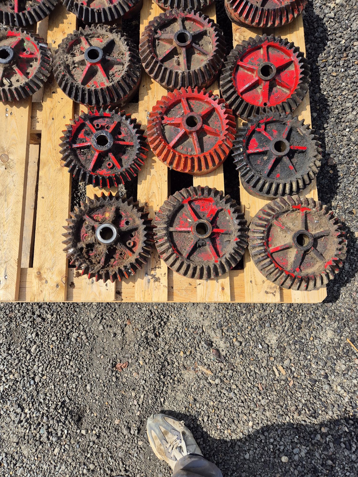 Pinion   Aparat   Legator  Arbore   Presa   Balotiera   Welger