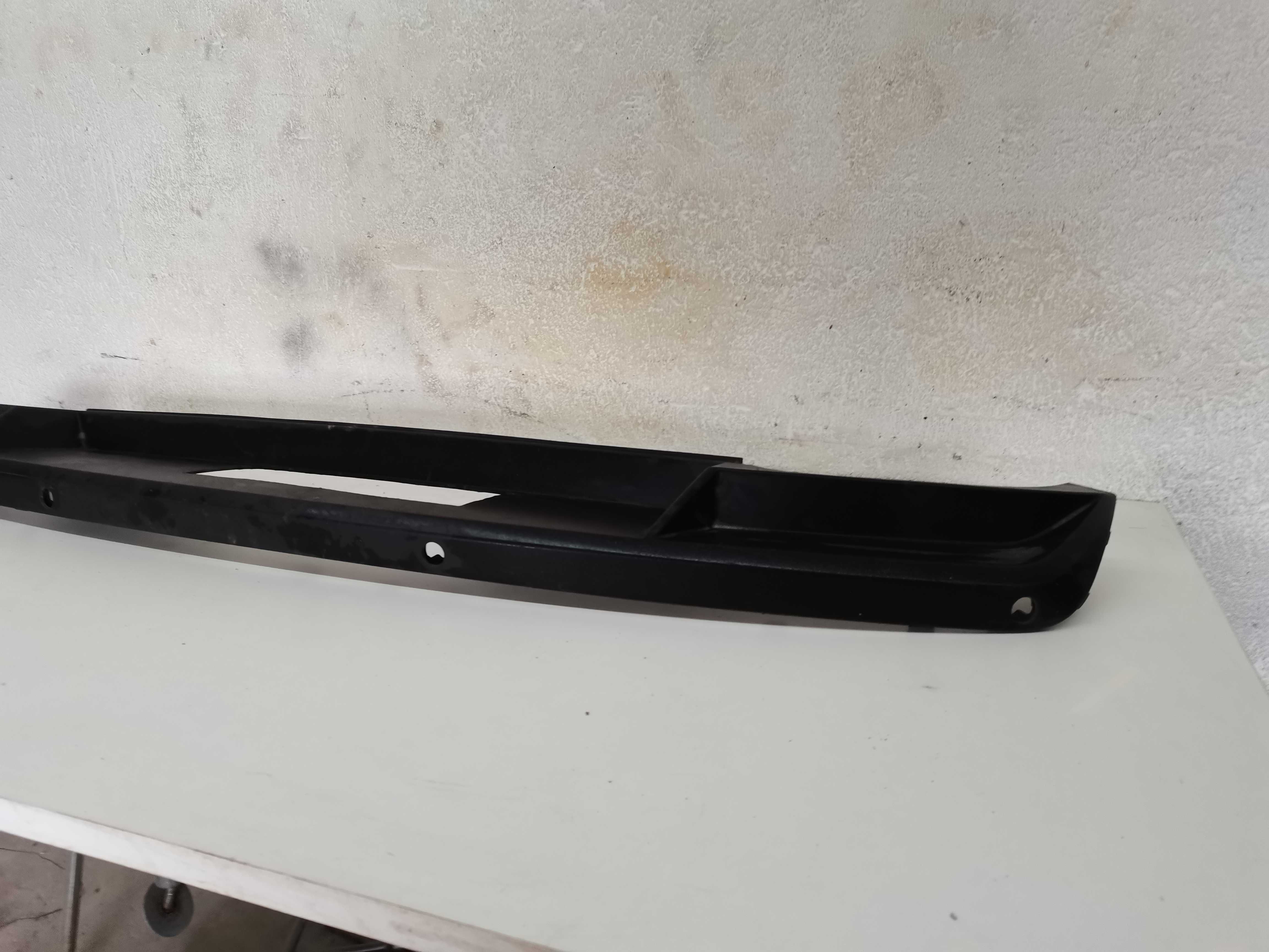 Spoiler fusta bara spate skoda Octavia 3