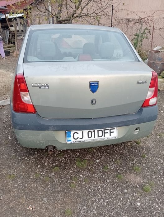 Vând Dacia Logan