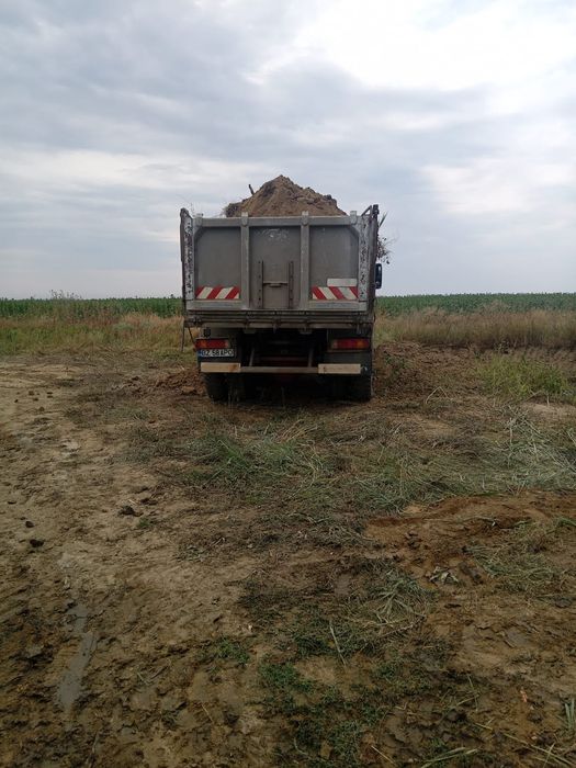 Vând sau schimb camion Volvo 8×4 cu buldoexcavator