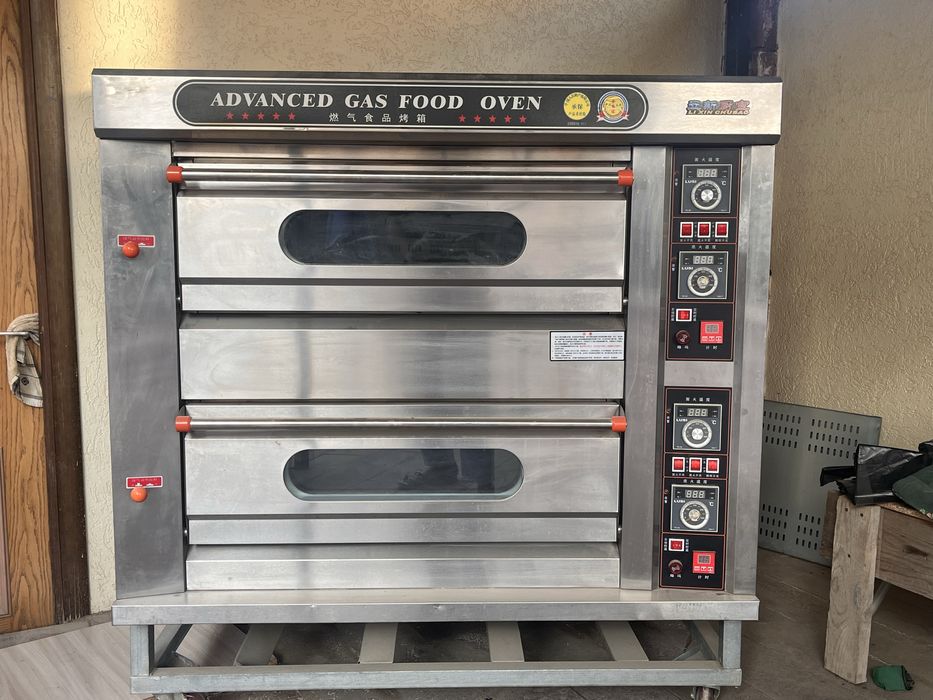 Духовка және нан илеуіш машина