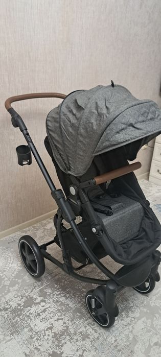 Продам прогулочную коляску 2в1