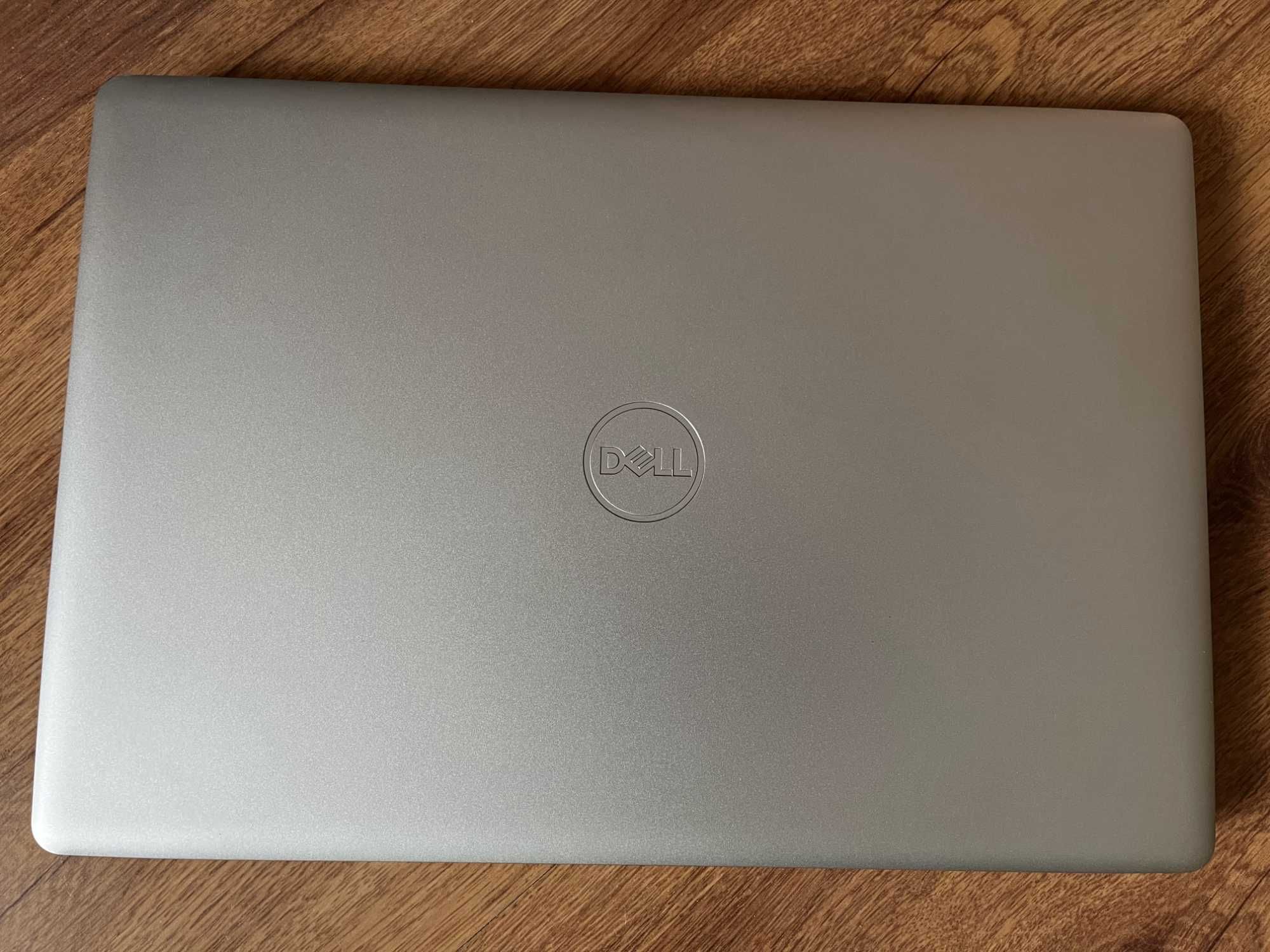 Лаптоп DELL 3581 (серия Inspiron 15 3000)