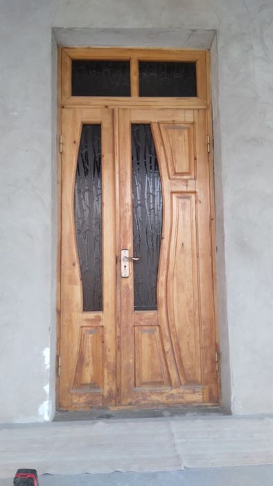 Taxtaliy eshik rom sotiladi