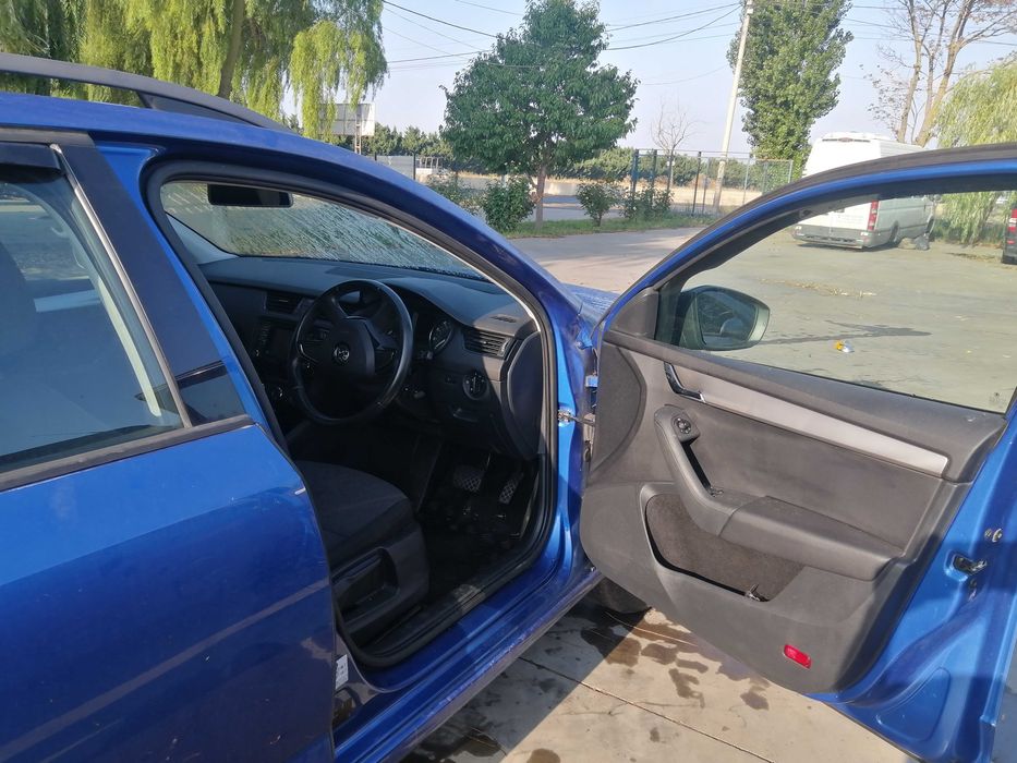 Dezmembram Skoda Octavia 3