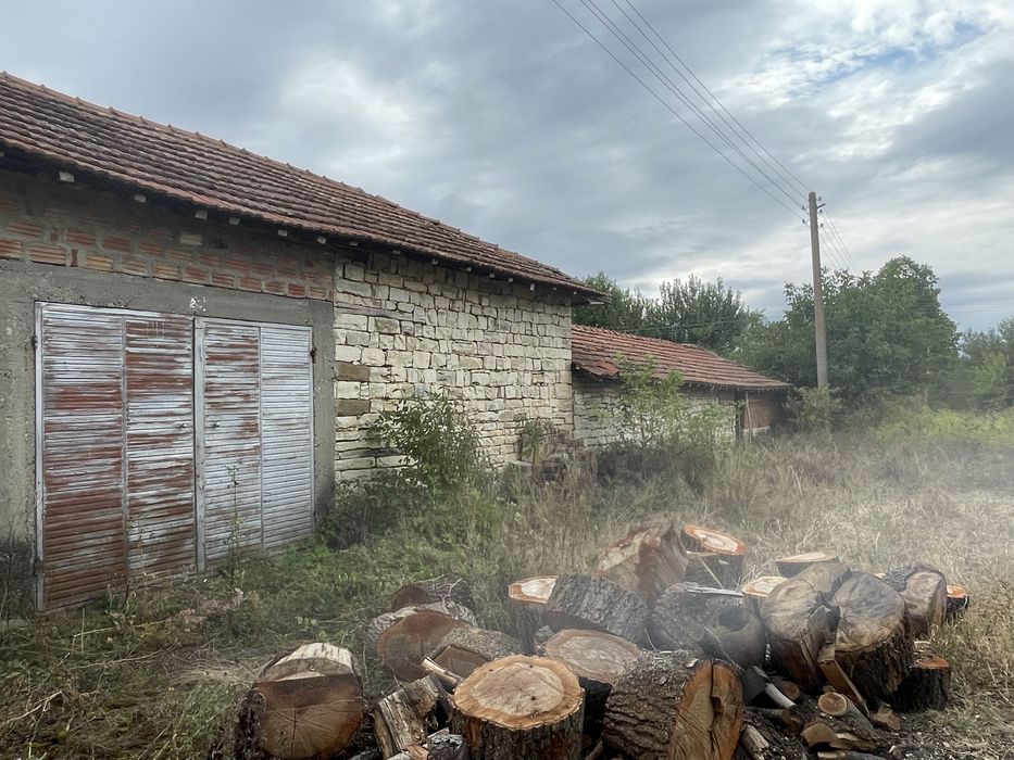 Къща в село Горски Сеновец,област Велико Търнов