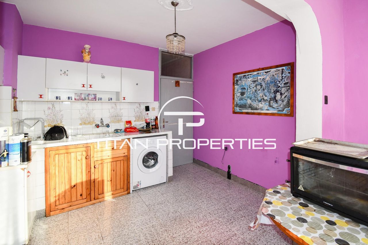 Дава се под наем Тристаен апартамент в София, Левски Г - 100 кв.м за 700 € - Снимка #1