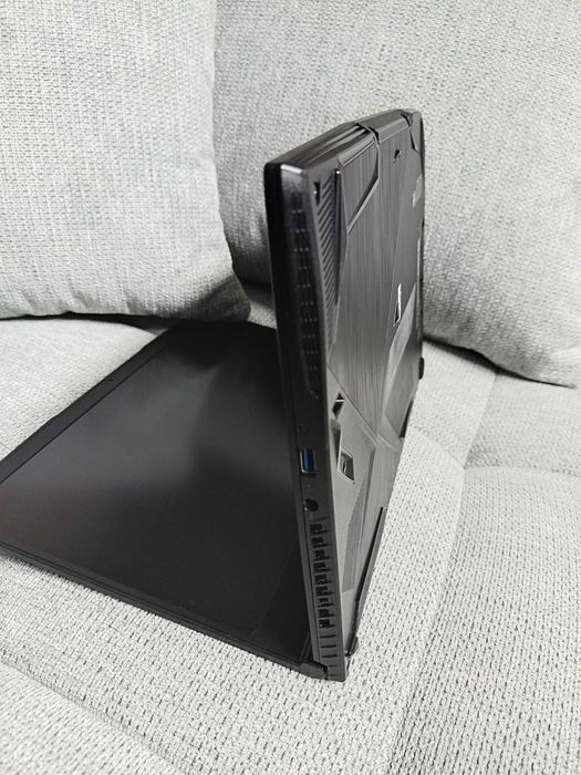 Laptop Gaming MSI MS-16R4 : i5-10300H-16GB RAM-256GB M.2-GTX 1650 4GB