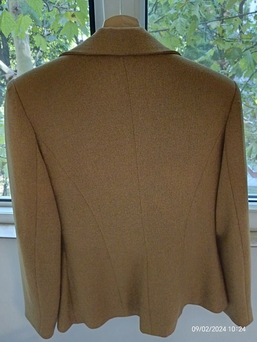 Vând costum damă deux-pieces maro/muștar