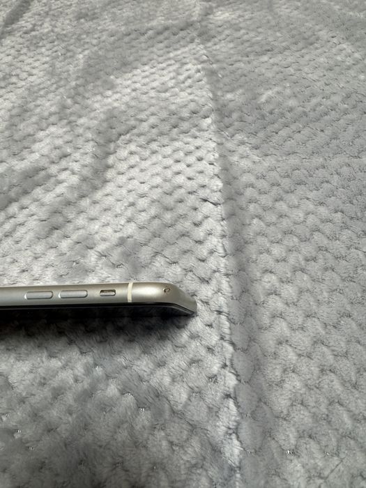 iPhone 11 64GB White – Работи отлично, реални снимки, по договаряне