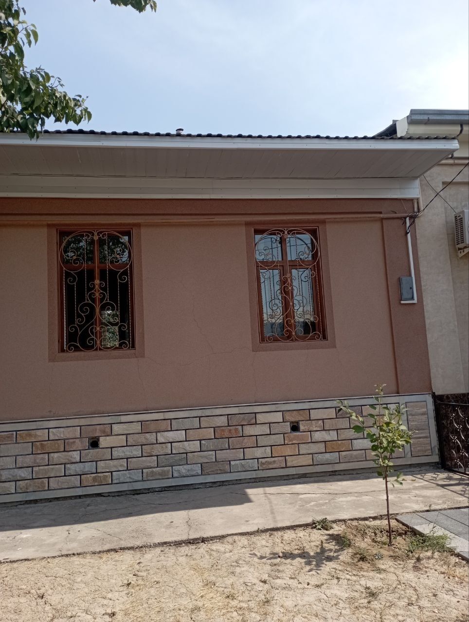 Uchaska sotiladi

Uchtepa tumani 
Ko'kcha Oqtepa 
Sharq Yulduzi maxall