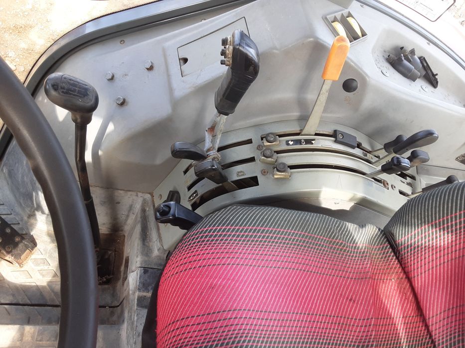 Tractor Massey-Ferguson 85 cp cu Încãrcãtor +cupă