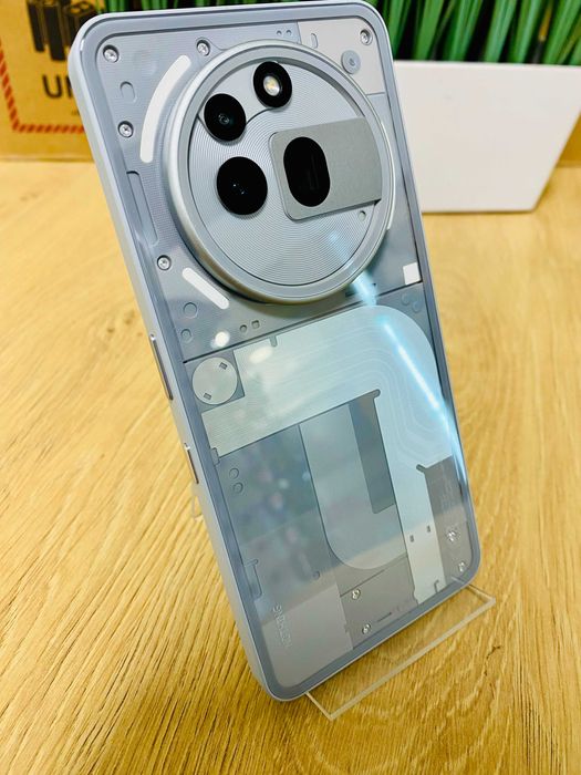 НОВ !!! Nothing Phone (3a) Pro, 256GB, 12GB RAM, 5G, Grey, 100%