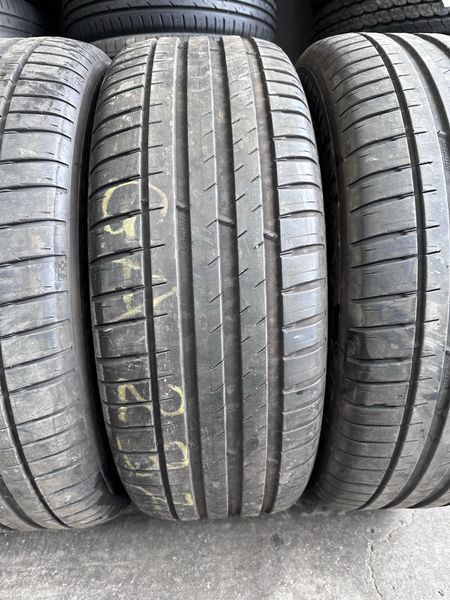 235/60/18 MICHELIN 4бр