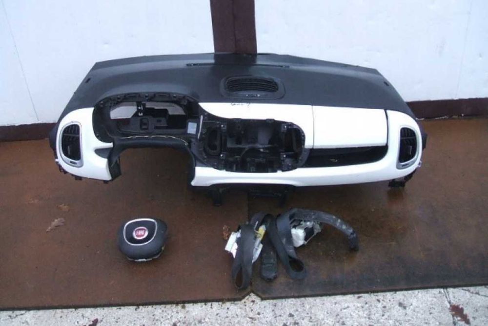 Арматурно табло колани аирбеги airbag Fiat 500L
