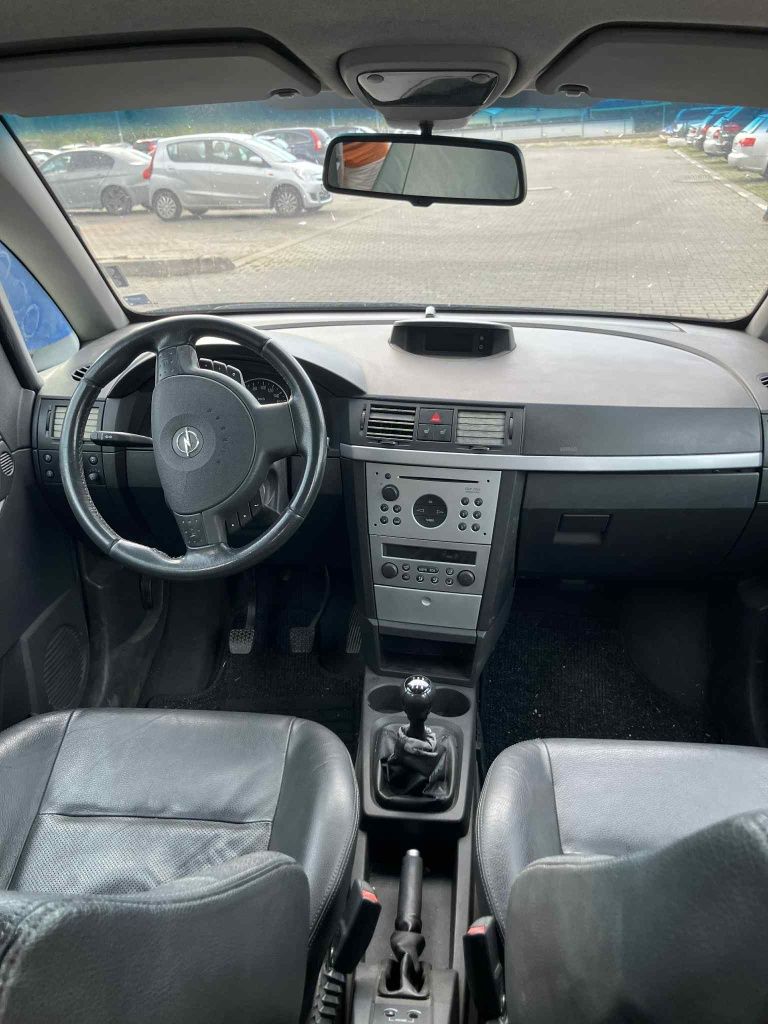 Продавам Opel Meriva 2004 година
