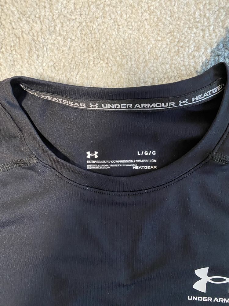 Размер L-Under armour compression тениска