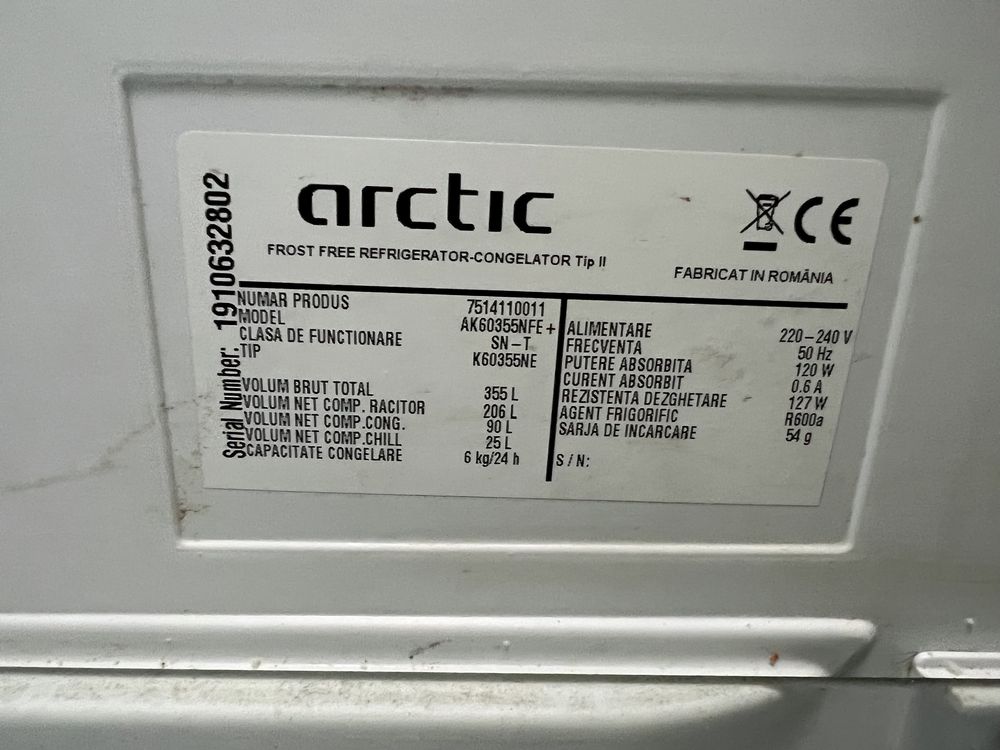 Frigider cu congelator Arctic