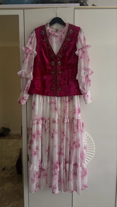 Кажеки көйлек сатылады
