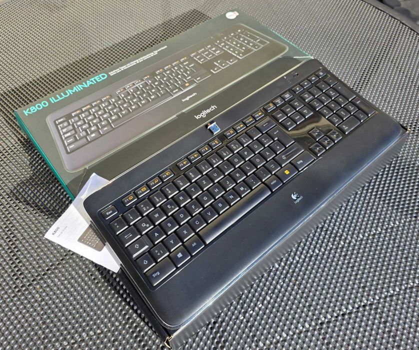 Tastatura Logitech K800, Wireless, Iluminata