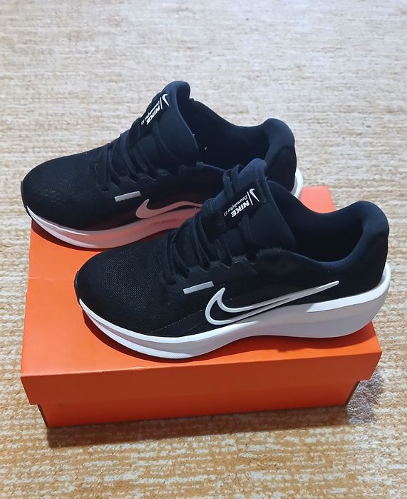 Adidasi dama NIKE originali