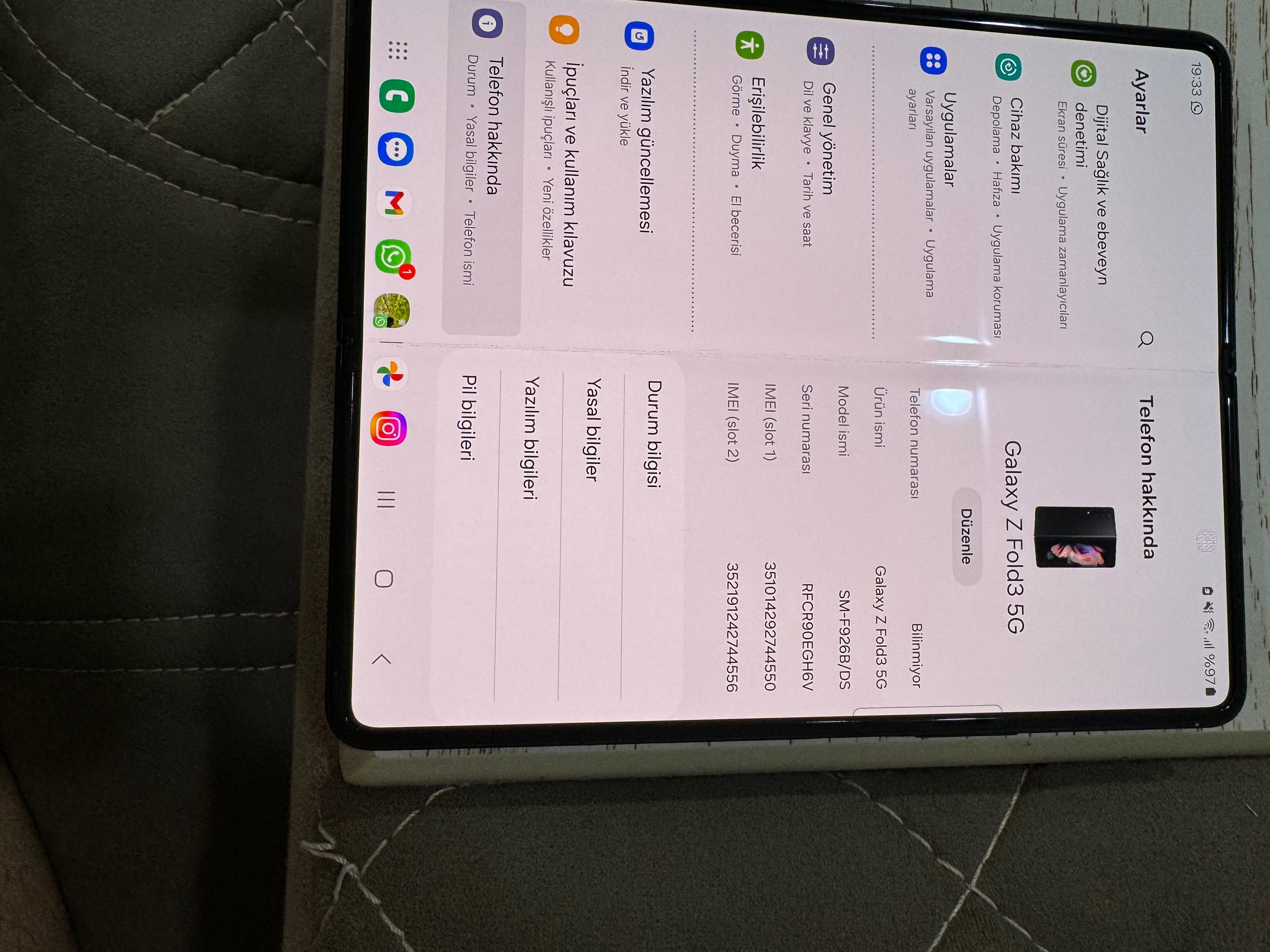 Samsung Galaxy Z Fold 3