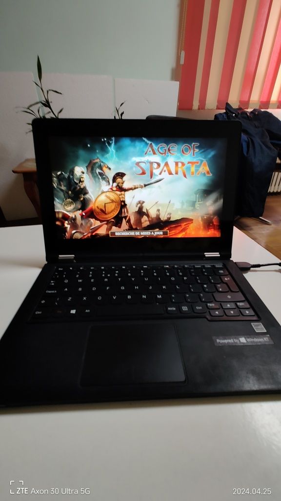 Vând laptop Lenovo yoga