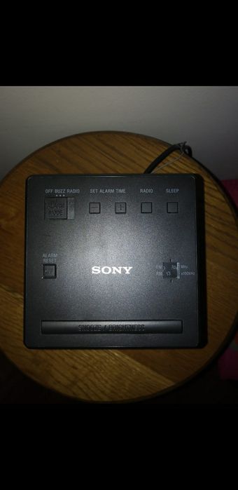 Radio FM/AM cu ceas Sony