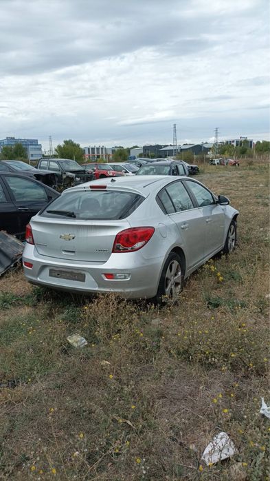 chevrolet cruze на части