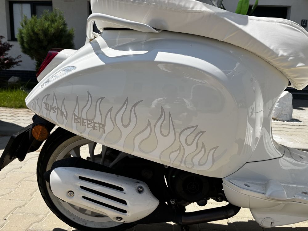 Vand Vespa Sprint 50 Justin Bieber