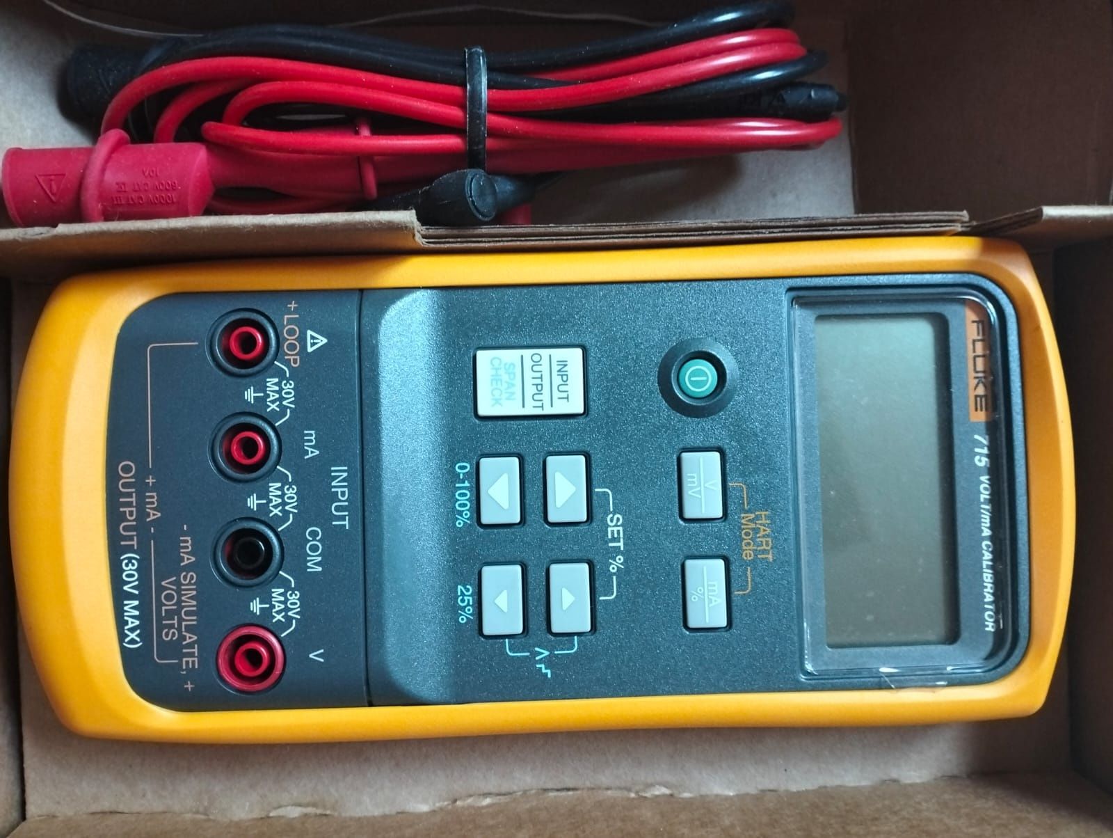 Fluke 715 калибратор тока