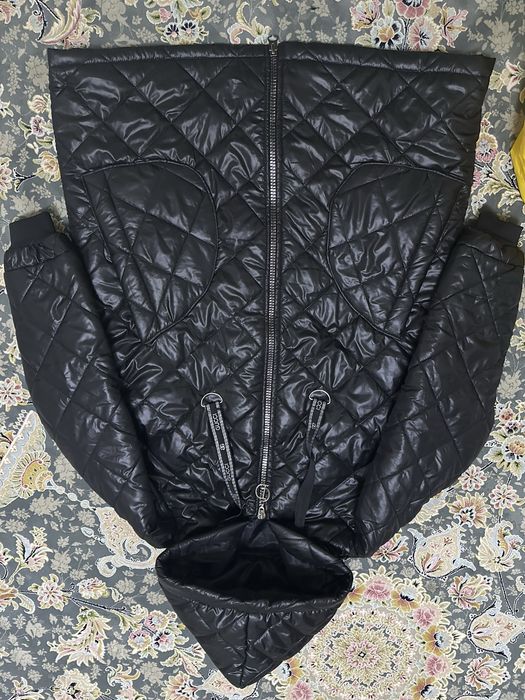 Kurtka yangi kiyilmagan holati idial yumshoq