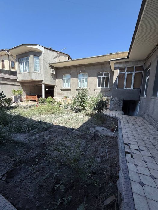 Дом Алчазар 4 сотки 7 комнат 150000&