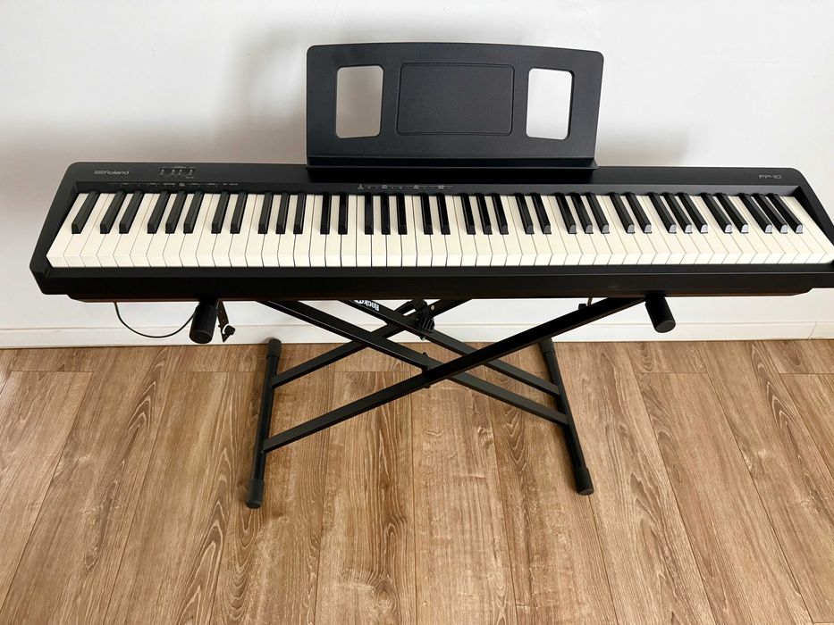 Pian digital Roland FP-10