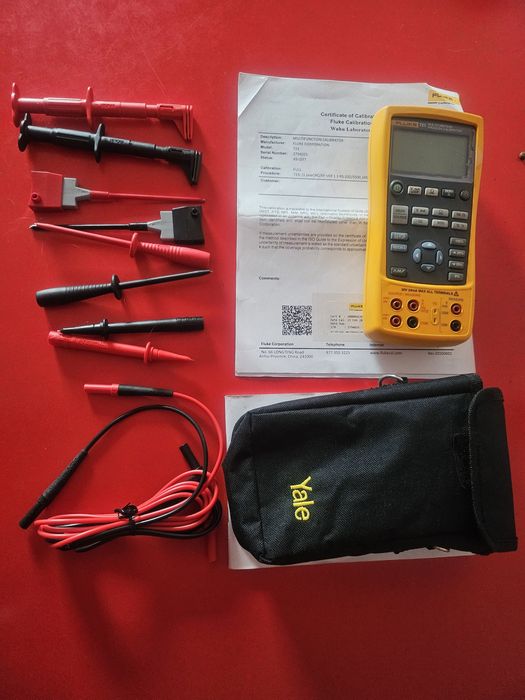 Calibrator de proces multifunctional Fluke 725