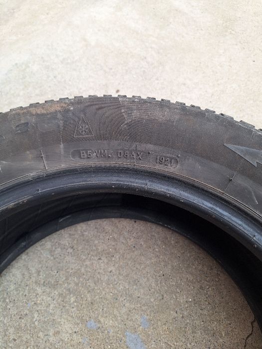 Vând 3 cauciucuri 215/55/16