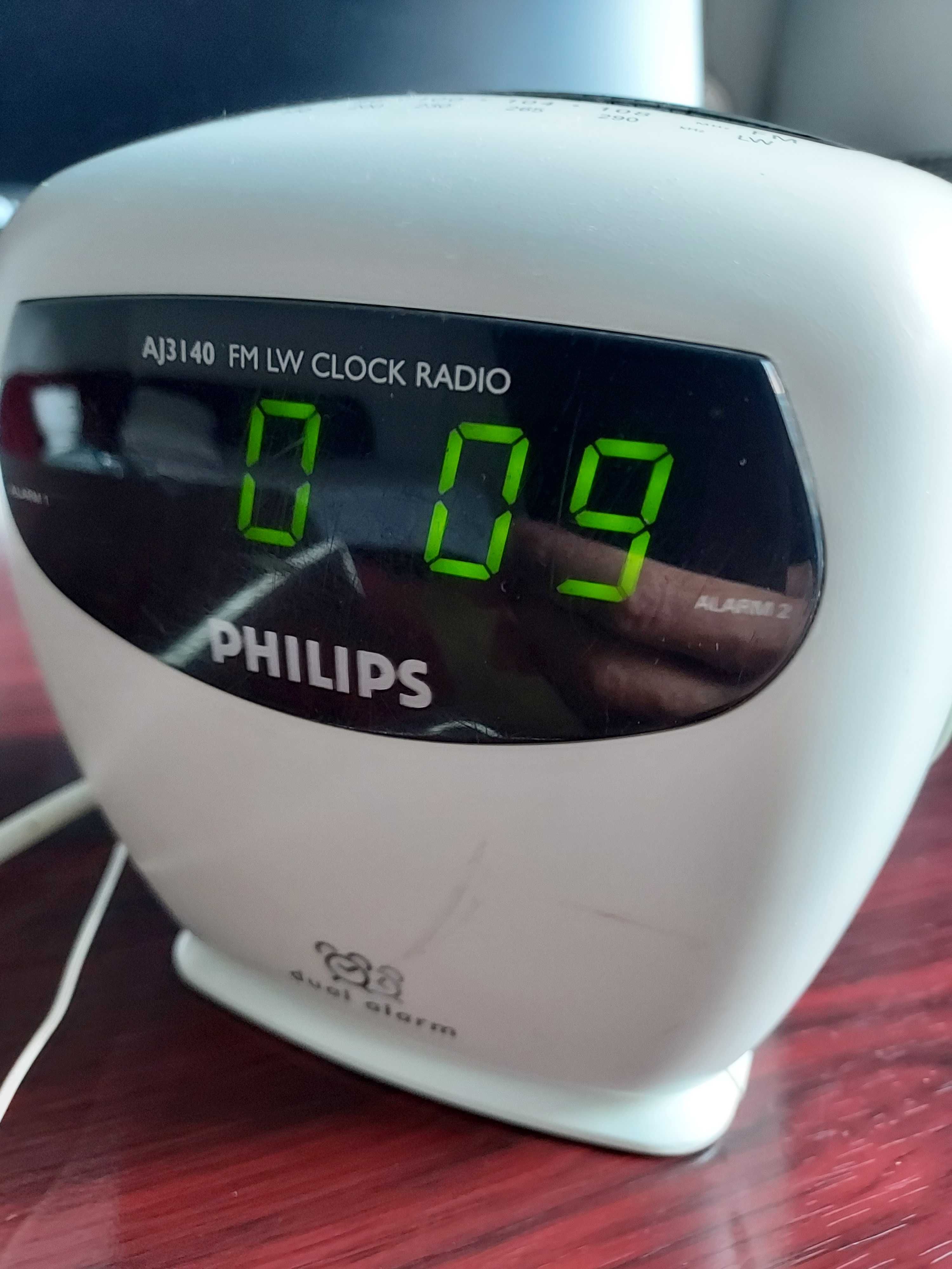 ceas cu dubla alarma si cu radio Philips