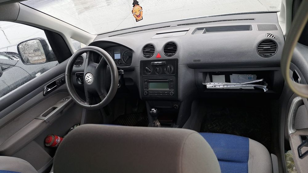 Vând Volkswagen caddy