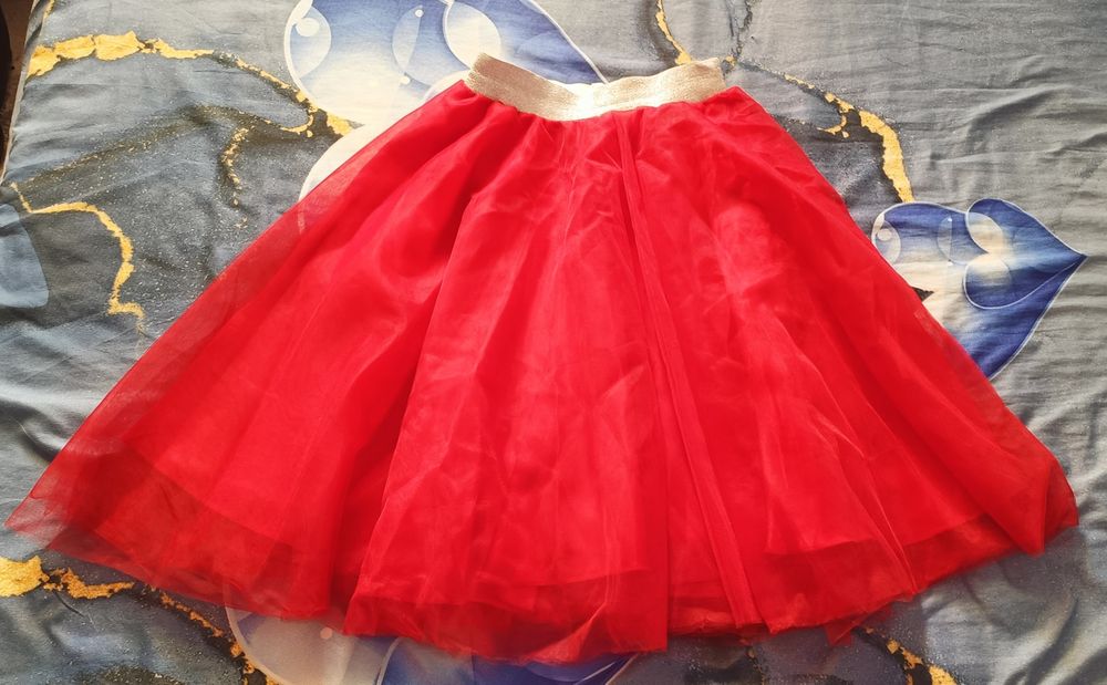 Fusta rosu/ corai, cu 3 straturi din tul ,pt dama ,măsura 38
