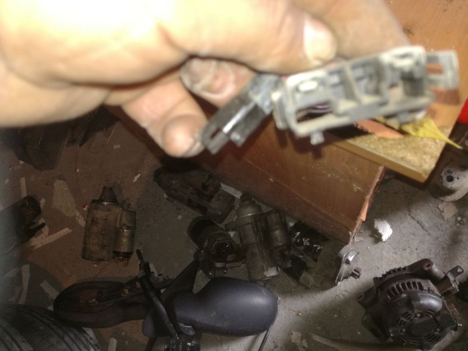 Делко за Опел vectra astra къде 1 4 1 6 моноинжекция и карбуратор