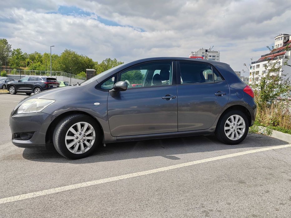 Продавам Toyota Auris D4D 2.0,  126к.с. на реални 177000 км.