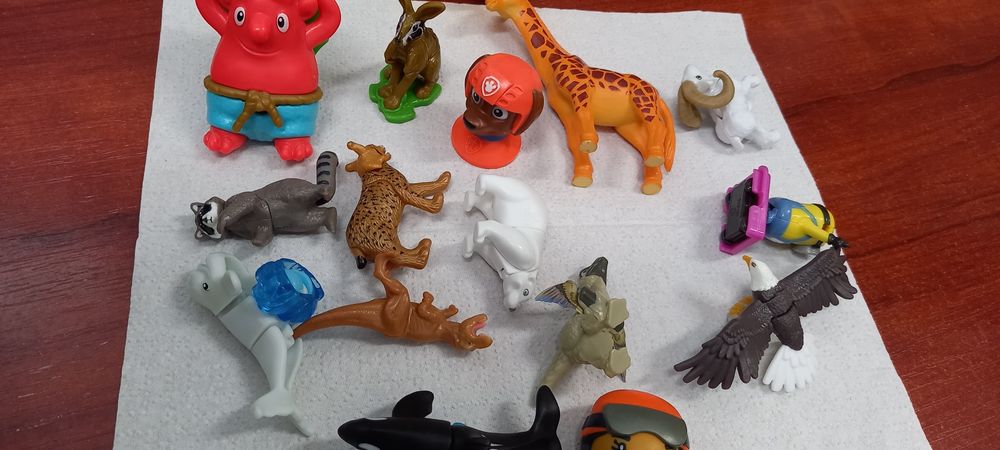 Colecții Kinder surprize