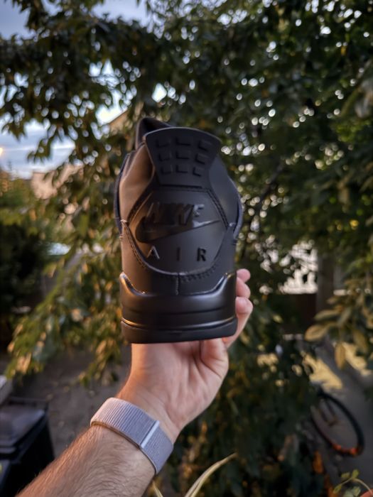 Jordan 4 Black Cat model nou, marimea 41, 42, 43, citeste descrierea