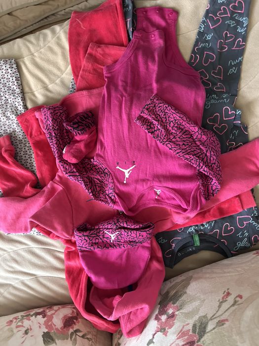 Бебешки и детски дрешки