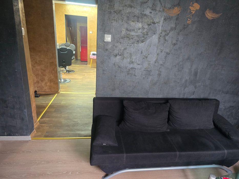 Formăm echipa salon podu roș 200€/post