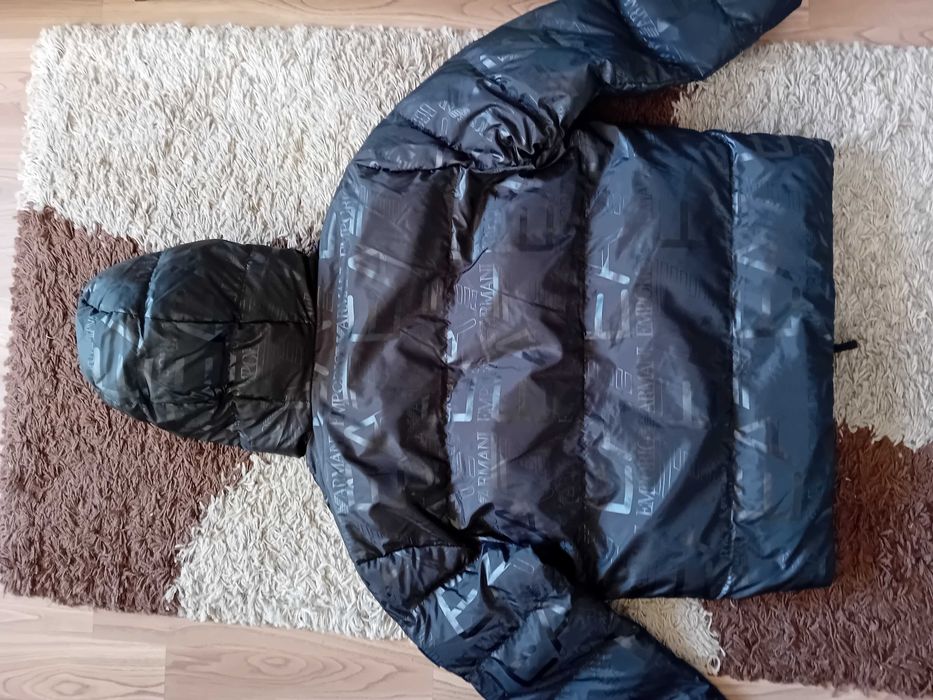 Оригинално Emporio armani яке М размер