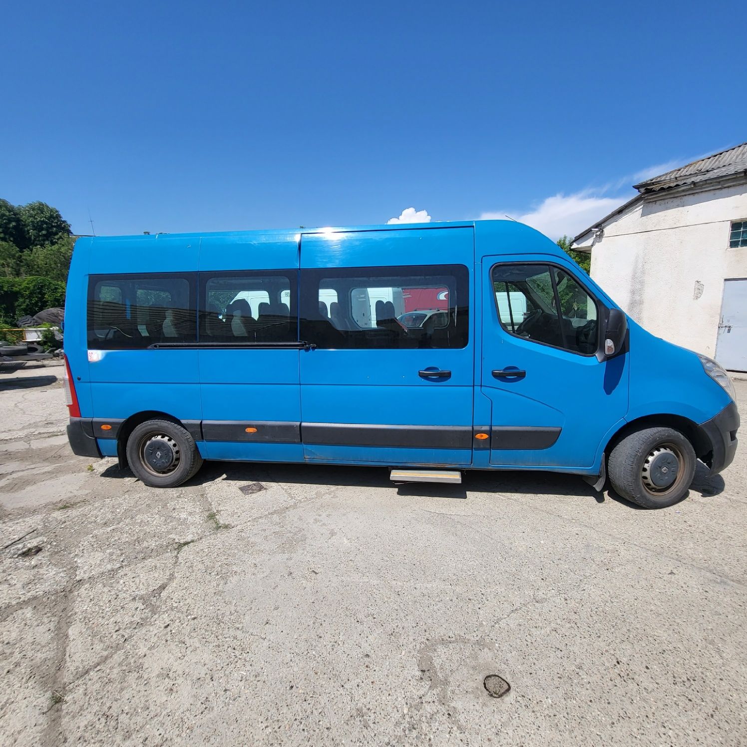 Microbuz Renault Master 17 locuri