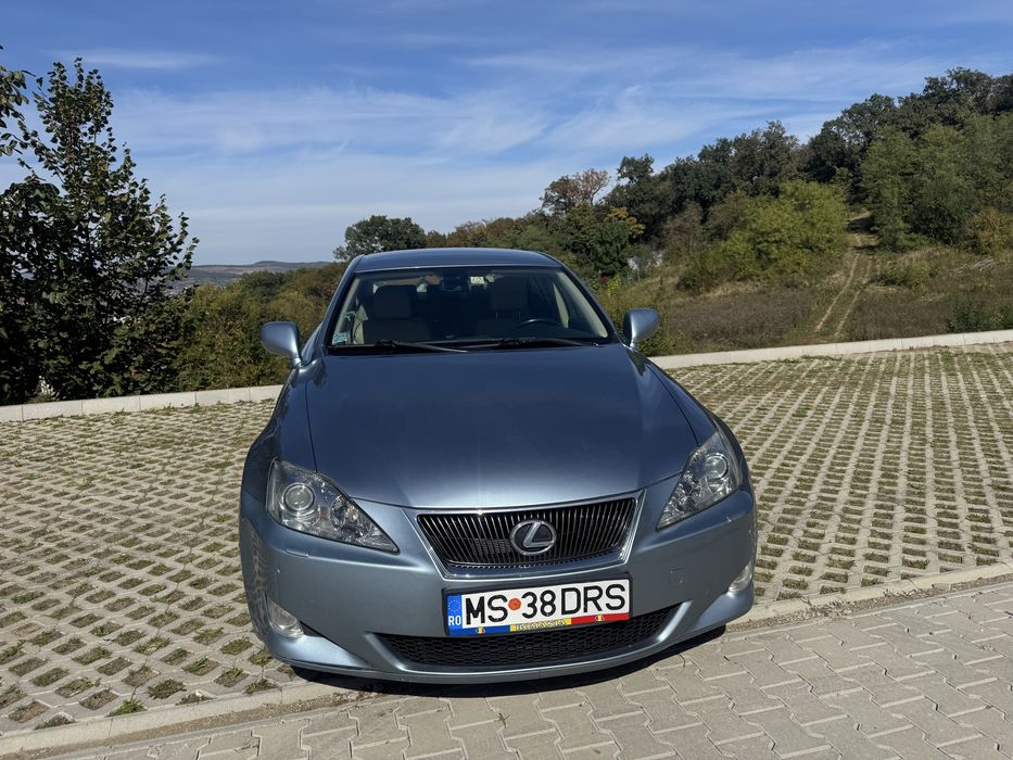 Lexus IS220d de vanzare 2009 / 146.000 km / al doilea proprietar